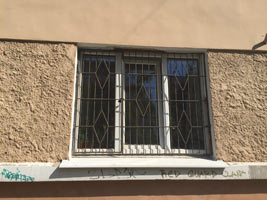 Узор оконной решетки для широкого окна